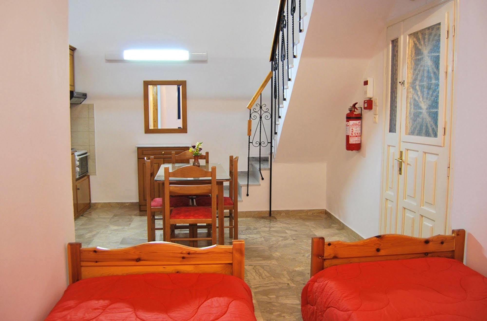 Houdis Houses Parálion Ástros エクステリア 写真
